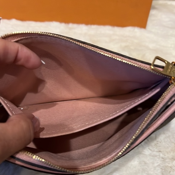 Authentic Louis Vuitton Pallas - Picture 8 of 16